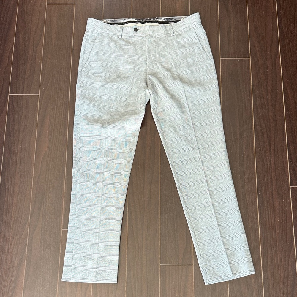 Le Chateau Men's Light Gray Plaid Dress Pants